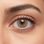 عدسات لاصقة تجميلية بلون أوبال